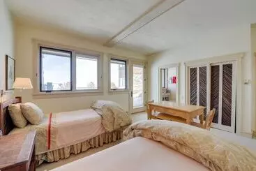 Mökkimajoitus Cora Home W/ Mountain Views   Fishing On Site!