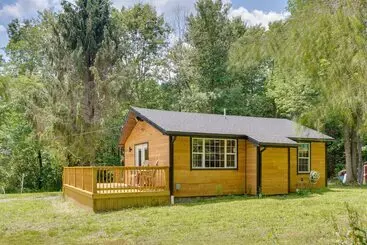 コテージ Cozy Ellicottville Cabin W/ Water Views   Near Ski