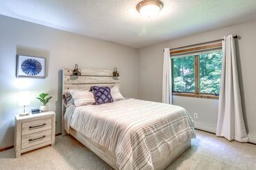 Dom wiejski Grand Rapids Retreat W/ Private Boat Dock