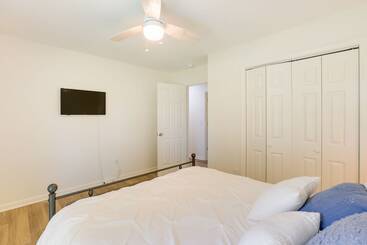 קוטג'' Northport Game Day Getaway: 5 Mi To University!