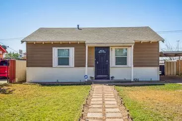 コテージ Quaint Midland Home ~ 1 Mi To Downtown!