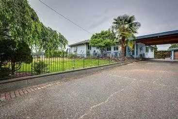 Mökkimajoitus Tacoma Home On Steilacoom Lake W/ Dock!