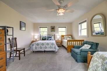 コテージ Vermont Vacation Rental: Hot Tub, Near Ski Resorts