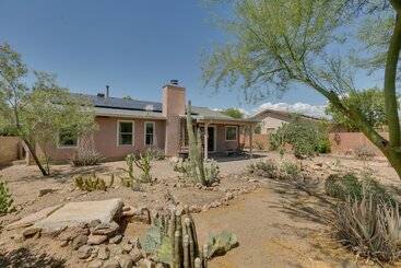 Hus på landet Pet Friendly Tucson Home W/ Gas Grill & Fire Pit!