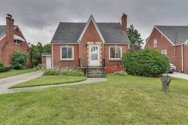 Hus på landet Quiet Cheektowaga Retreat: 23 Mi To Niagara Falls!