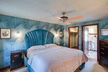 별장 Retro Style Home In Ruston: Walkable Location!