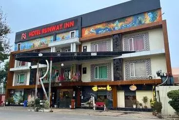 ホテル Runway Inn