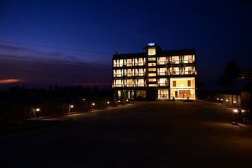 Отель Clarks Inn Express, Krs Road, Mysore