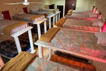 Hotel Y Hostal Nojoch Che