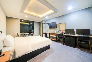 مُتل Busan Deokcheon Au