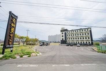 Motel Yangyang Yuchaekkotyanggicheoreom