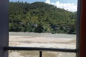 هتل Dolalghat Beach