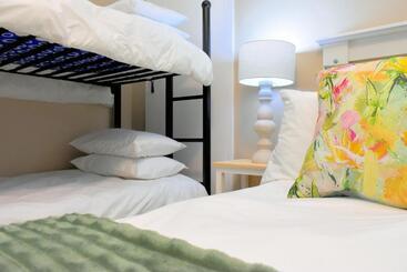 膳宿费 Cenikma Guest Suites Family Room 2