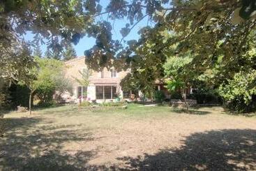 تختخواب و صبحانه Domaine De La Violette