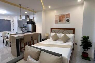 בית מלון כפרי Luxury Cabin Near Fields Avenue