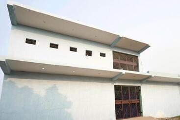 Oyo Hotel Star Palace