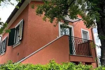 Bed and Breakfast Ai 2 Olmi Monolocali Nel Verde