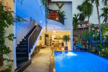 Apart Hotel Cozy Beach Villa Hoi An