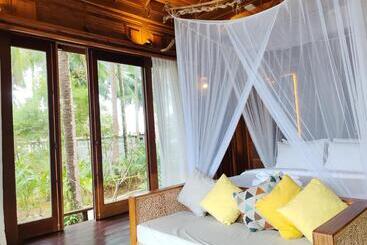 Full Moon Island Resort