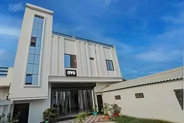 Oyo Flagship Hotel Bhardwaj