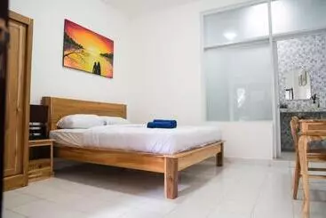 Pensão Sunrise Surf Guest House