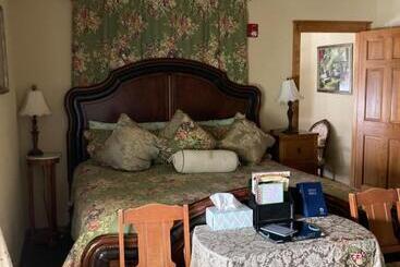 Hotel All Seasons Inn