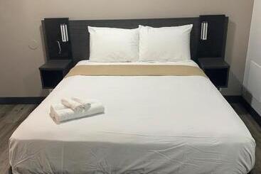 هتل Homestay Lodge   Pensacola   Davis