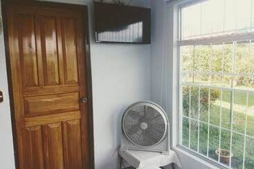 پانسیون Room In House Habitacion Y Bano Independientes