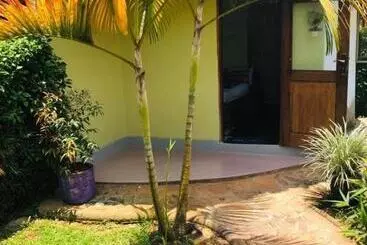 Bed and Breakfast Paradise Gardens Kajjansi