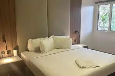 هتل Guided Hospitality Luxury Accommodations