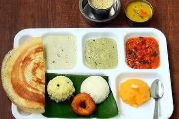 Hotelli Shriguru Guest House Akkalkot