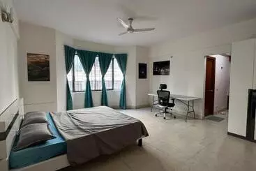 Pensionat Spacious Apartment Near Cricket Stadium
