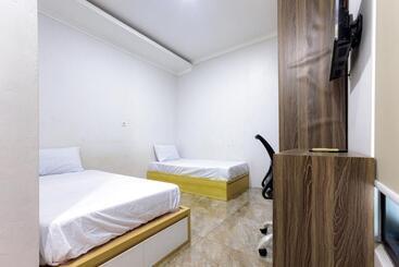 فندق D Twinz House Syariah Redpartner