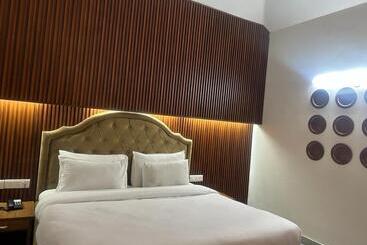 Hotel Tivoli Heritage Palace