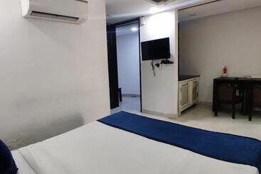 Hotel Twamev Greater Kailash 1 By Raaso Inn