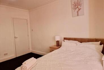 ユースホステル Lilies Lodge