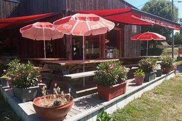 Nocleg ze śniadaniem Auberge De Médeyrolles Chambres D Hôtes