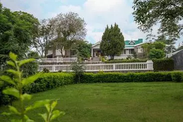 Hôtel Brij Anayra Dharamshala   A Himalayan Luxury Retreat