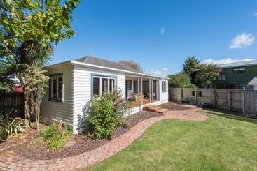 Morning Bloom Cottage Bed And Breakfast