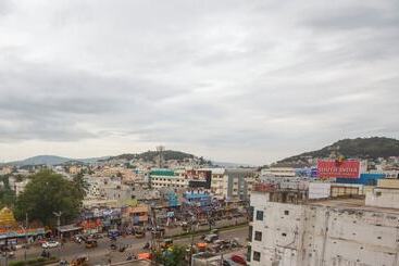 هتل Treebo Seasons Comfort