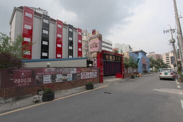 Motel Daejeon Daesa Lake