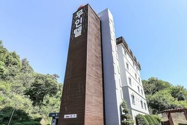 Motel Eumseong Cello