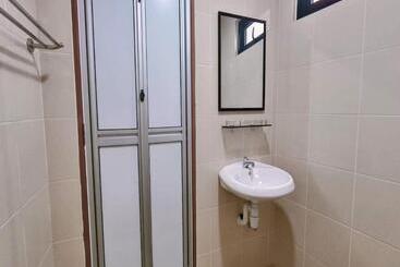 Отель Capital O 90897 Island City