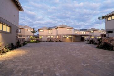 هتل آپارتمان Miombo Mews