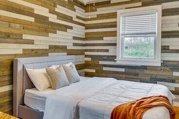 Charming Jefferson Cottage W/ Fire Pit!