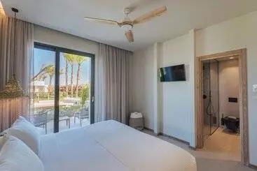 Hotell Taf Beach Villas With Tesla