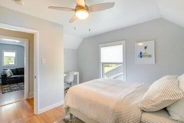 קוטג'' Steps To Lake Michigan: Manitowoc Home W/ Fire Pit