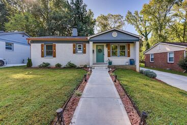 کلبه Modern Charlotte Retreat ~ 1 Mi To Boa Stadium!