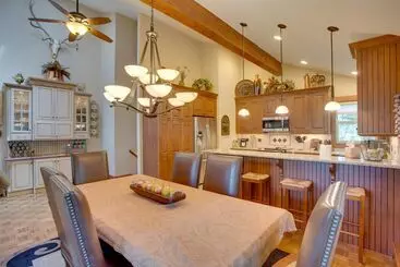 کلبه Avon Duplex ~ 6 Mi To Beaver Creek Resort!
