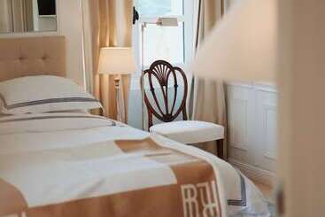 مبيت وإفطار La Maison Bleue